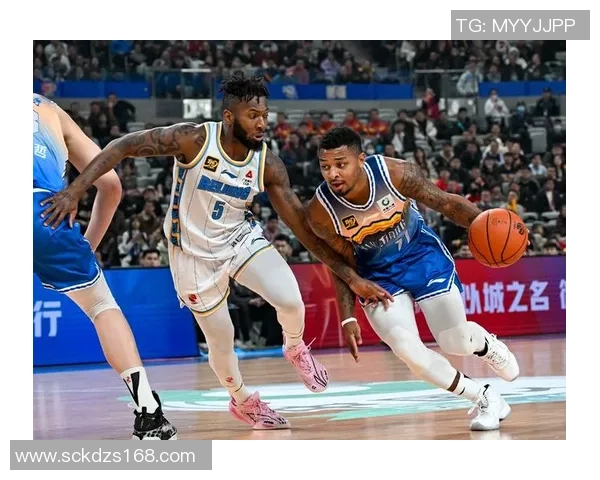 北控队与新疆体彩队激战正酣谁将赢得这场篮球巅峰对决